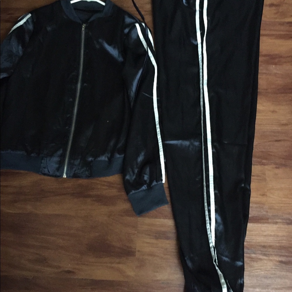 Jogging suit - Picture 5 of 5